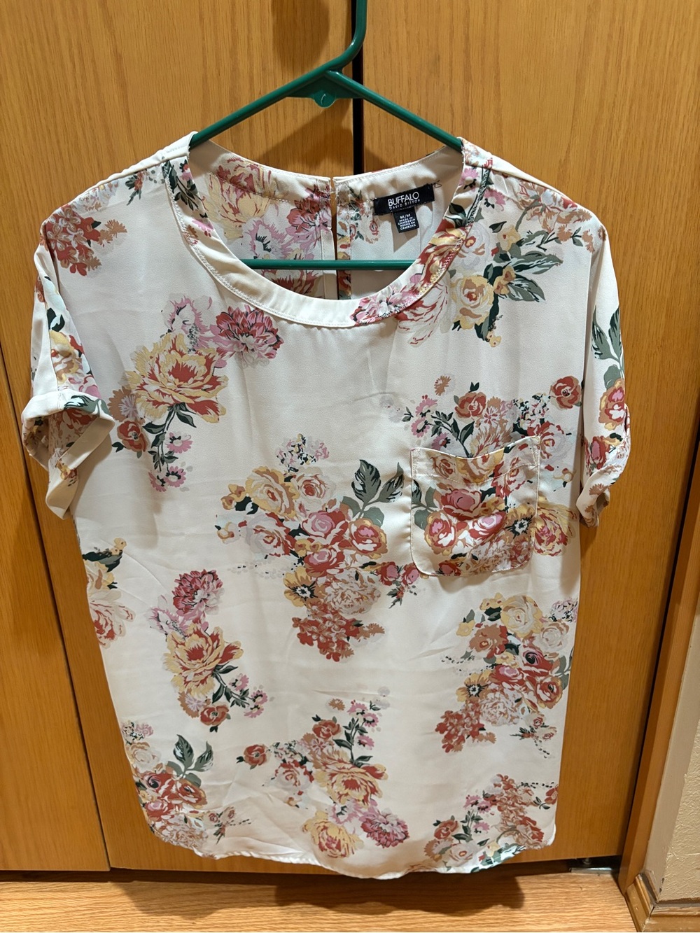 Buffalo David Bitton Cream Floral Short Sleeve Blouse with Patch Pocket